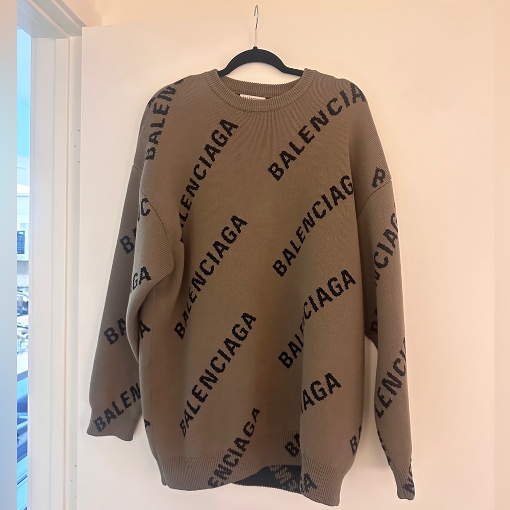 Balenciaga sweater size M